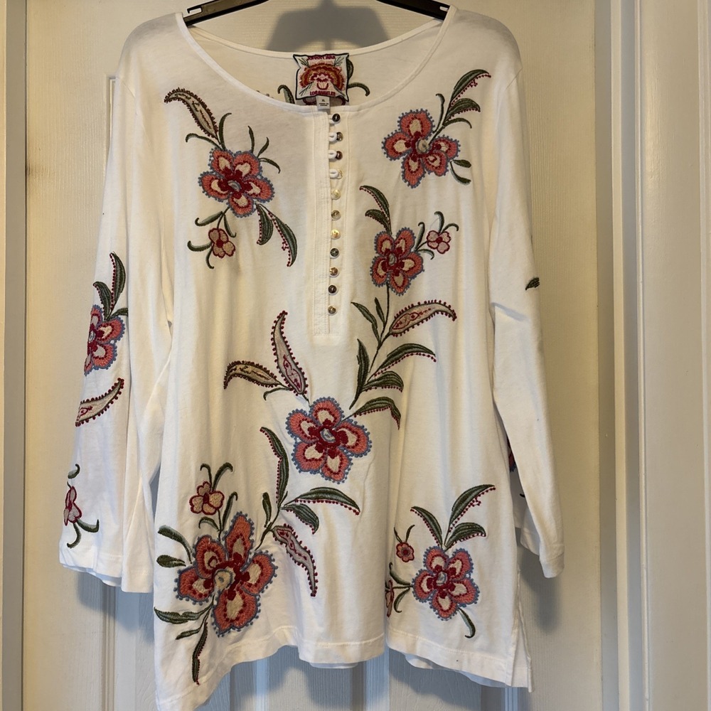 Johnny Was White Floral Embroidered Long Sleeve Knit Henley Top Boho Indie Sz XL